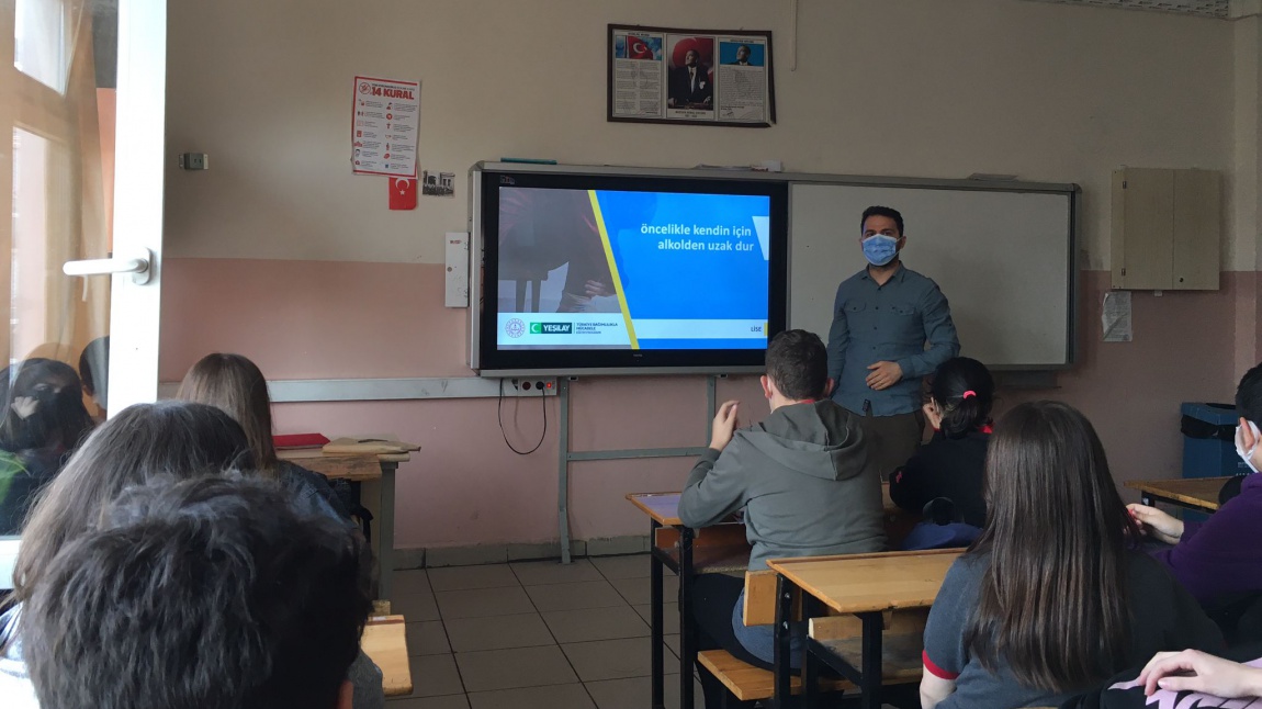 Tuna Anadolu Lisesi ve Bayrampaşa İnönü Mesleki ve Teknik Anadolu Lisesinde Bağımlılıkla Mücadele Eğitimleri düzenlendi.
